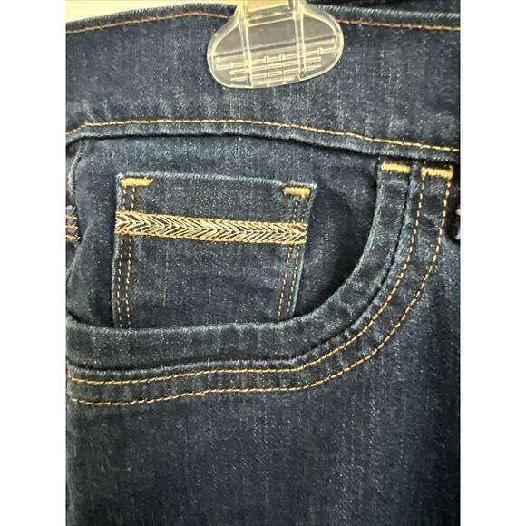 Levi's Mid-Rise Jean Shorts Dark Blue Cuffed Women's Size 6 Gold Pocket W 28 - Picture 3 of 8